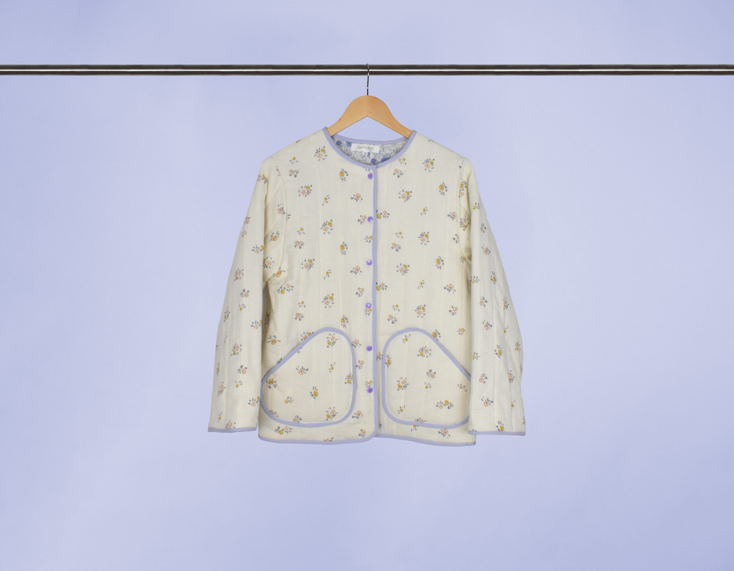 geaca lila exterior fundal lila geaca ecru exterior lila