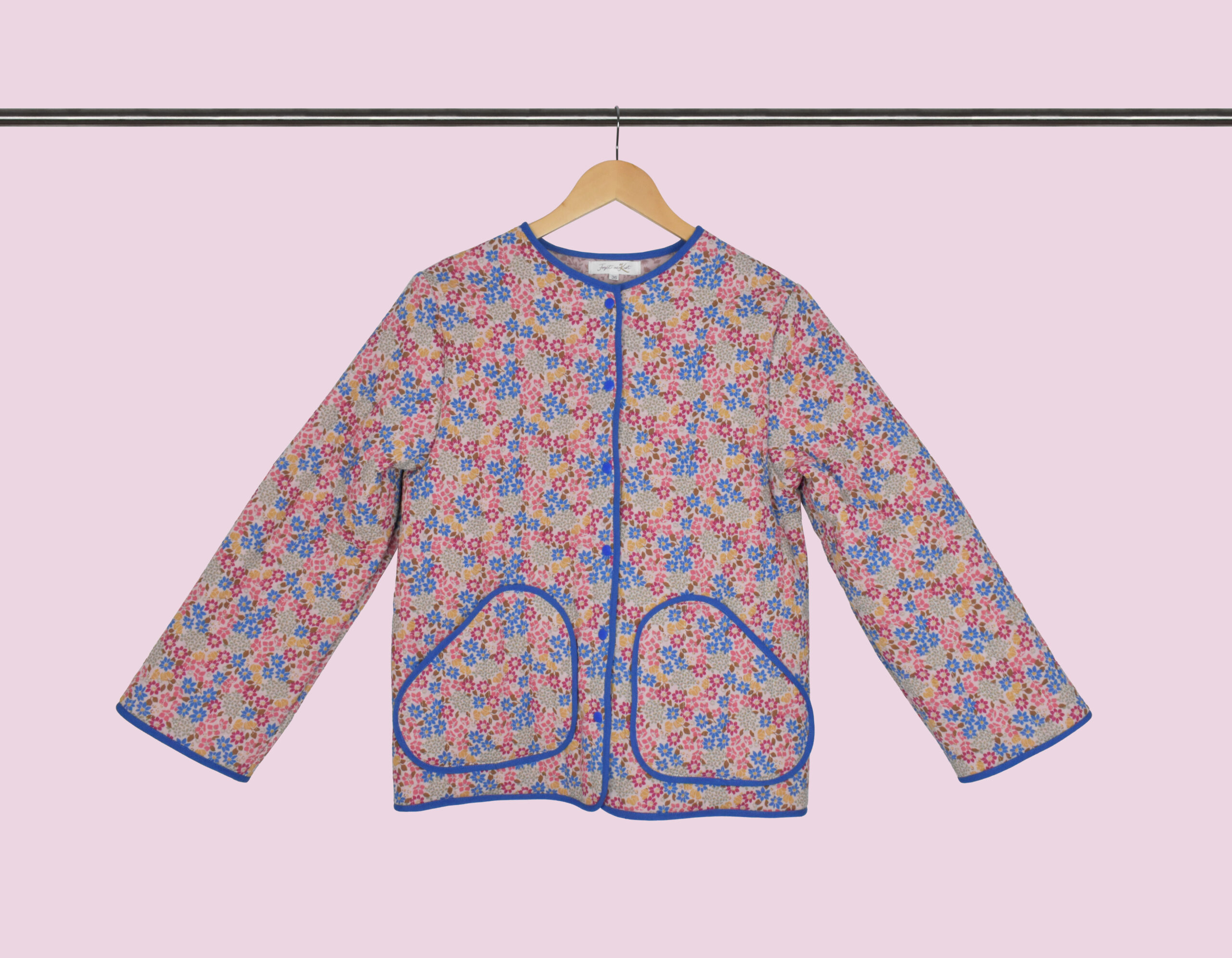 geaca multiflori interior 1 geaca flori roz multicolor exterior